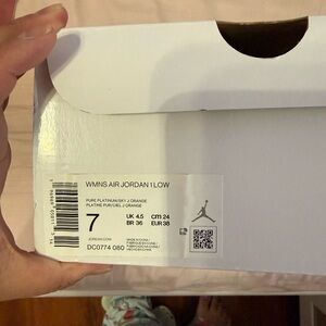 WMNS Air Jordan 1 Low Sneakers